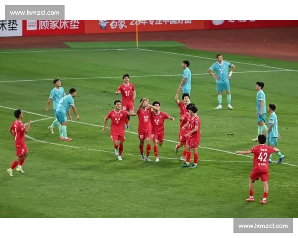 盐城主场 2-0 力克镇江！31833 名球迷见证苏超榜首之争