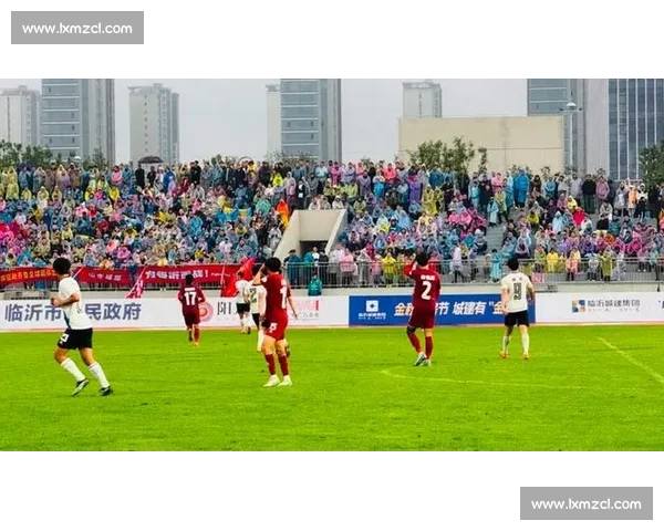 雨夜压哨绝杀!临沂球探 1-0 日照,任意球战术制胜 雨夜压哨绝杀!临沂球探 1-0 日照,任意球战术制胜