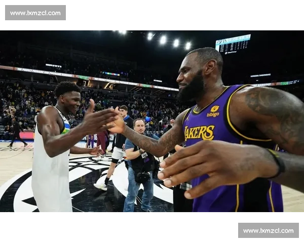 湖人对决马刺全场录像回顾詹姆斯领衔攻防经典瞬间解析比赛战术走势